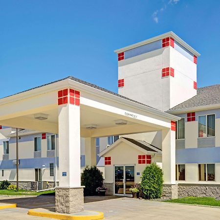 Hotel Baymont By Wyndham Wahpeton Exterior foto