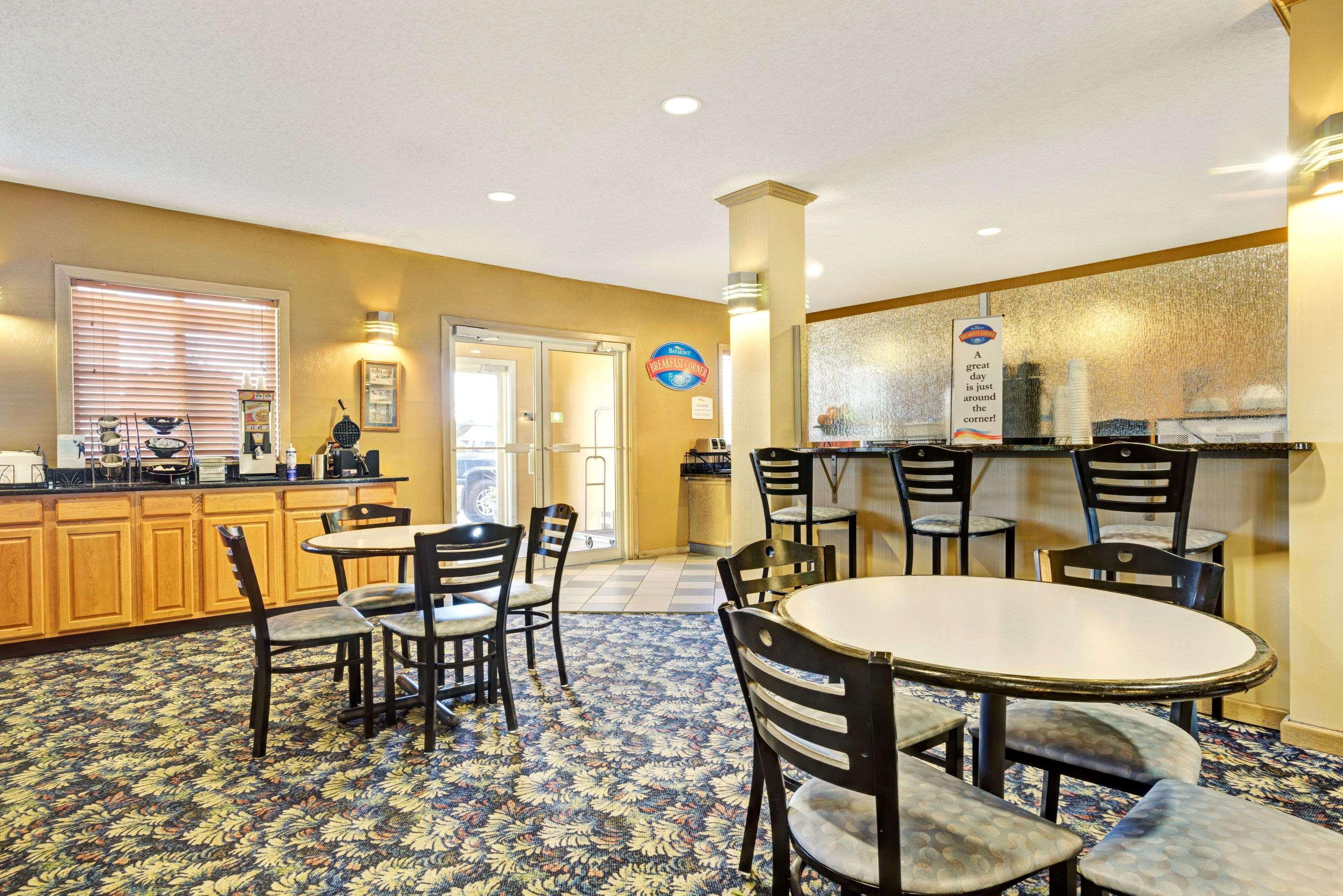 Hotel Baymont By Wyndham Wahpeton Exterior foto