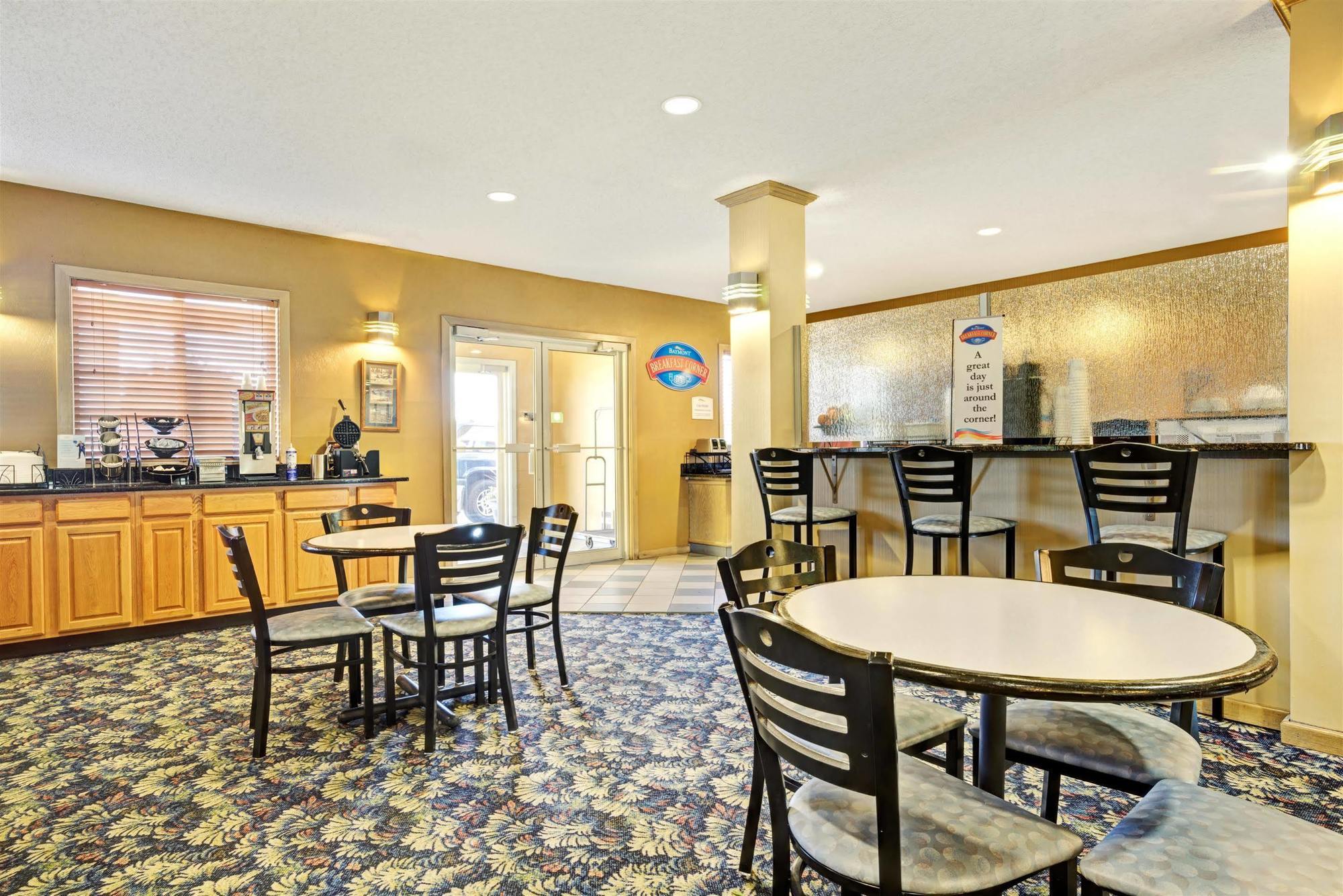 Hotel Baymont By Wyndham Wahpeton Exterior foto